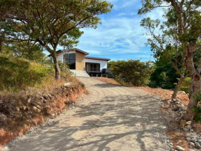 Nambí Secluded Villa with Balcony Hot Tub